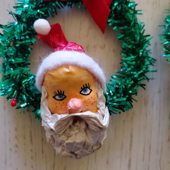 Vintage Handmade Paper Mache Santa Clause Mrs. Clause Wreath Ornaments Adorable - Picture 2 of 7